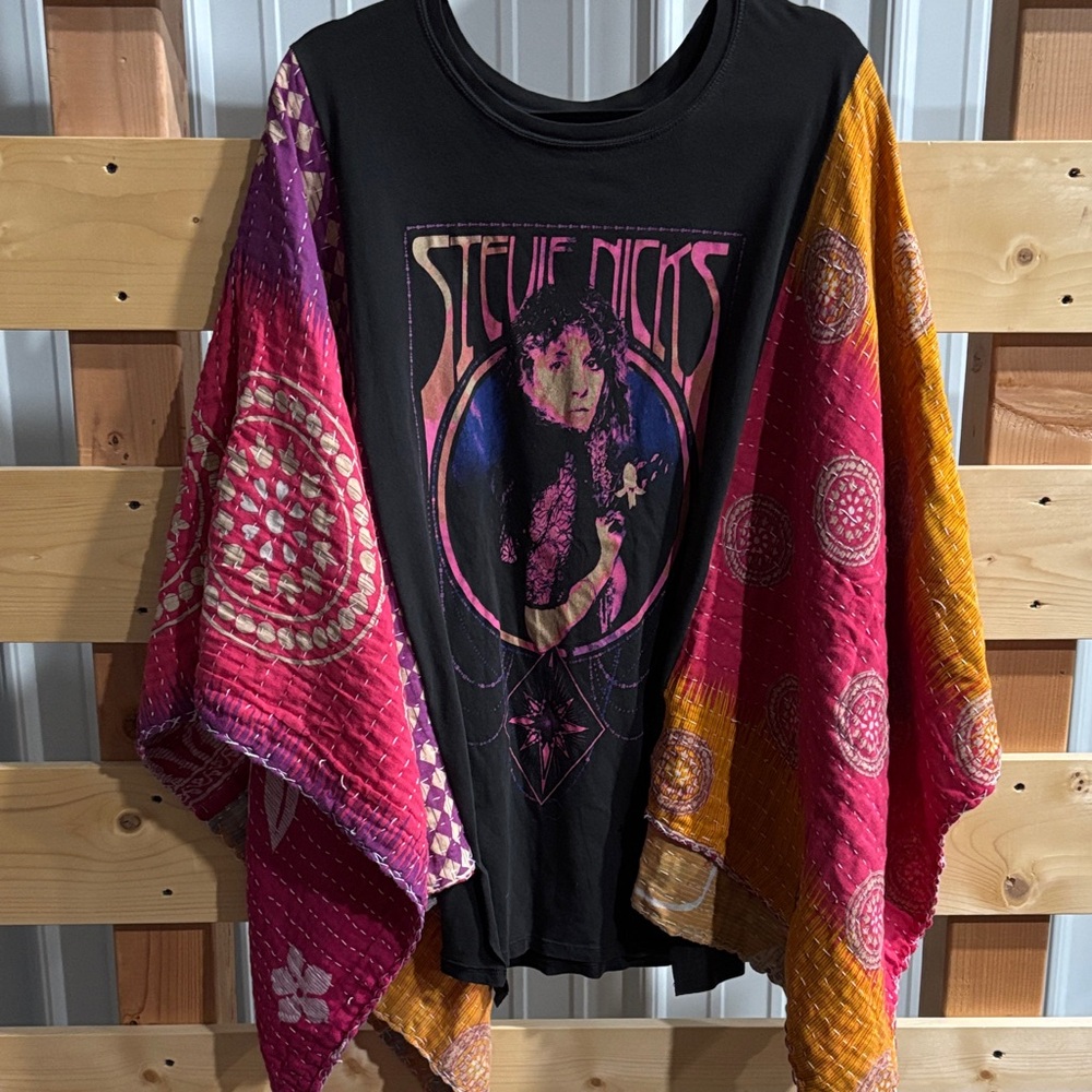 Stevie Nicks Top, Black Custom Made Graphic Patchwork Sleeve Awesome! OS
